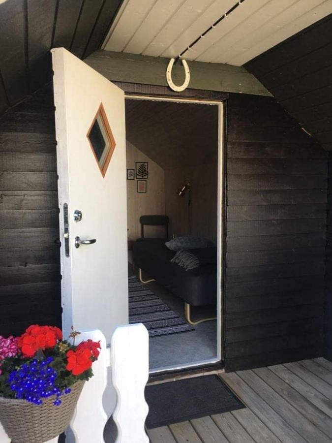 Stunning Romantic Cabin Close To Baltic See Idestrup Экстерьер фото